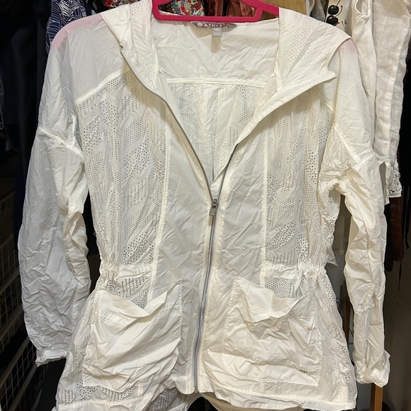 Athleta Passport Jacket. Lightweight, sheer with flattering cinch waist. - Picture 4 of 5
